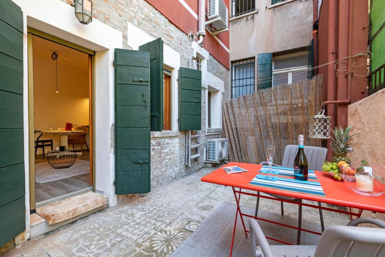 Snug Apartment With Private Courtyard M0270422677 Venedig Exterior foto